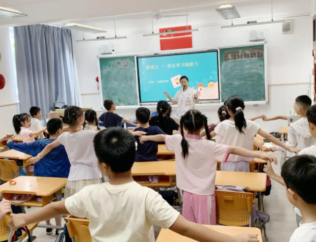 多元化的投入机制丰富课间15分钟的活动类型激发学生的活动热情 多元化的投入机制丰富课间15分钟的活动类型激发学生的活动热情