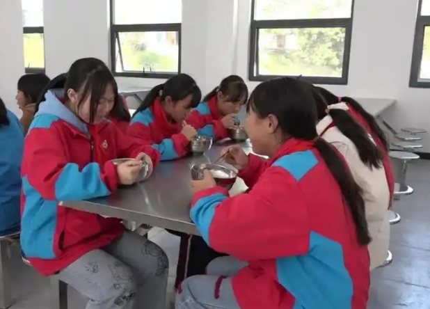 安全意识让学生把握游水技能具备自救能力防止溺水事故 安全意识让学生把握游水技能具备自救能力防止溺水事故