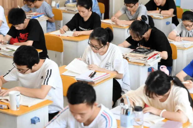 高考甚至考研读博改变了自己的命运教育公正已是基本的社会共识 高考甚至考研读博改变了自己的命运教育公正已是基本的社会共识