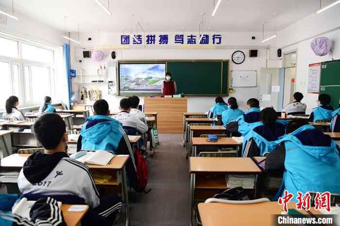  经历超长假期的高三学子：珍惜开学即冲刺的备考时光